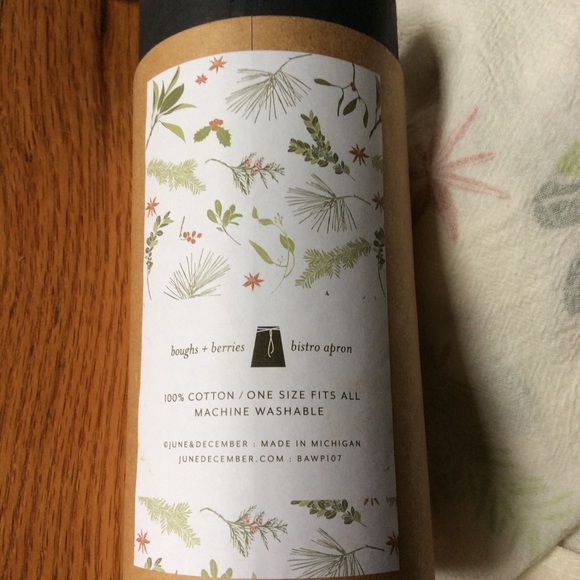Broughs+Berries Bistro Apron 🌿🌱 - Picture 12 of 13
